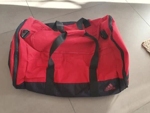 TOP adidas Sporttasche Reisetasche leicht klein packbar Maße ca. 60 x 42 x 42 - Bild 1 von 9