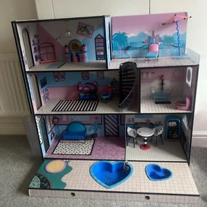 lol House - Picture 1 of 3