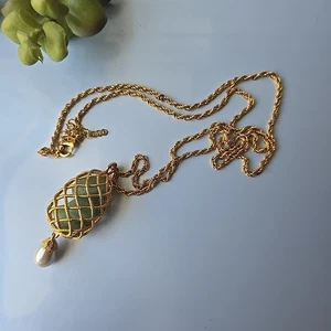 Vintage Camrose Kross JBK goldfarbene grüne Steine Netz Anhänger Kette Halskette 32' - Bild 1 von 4