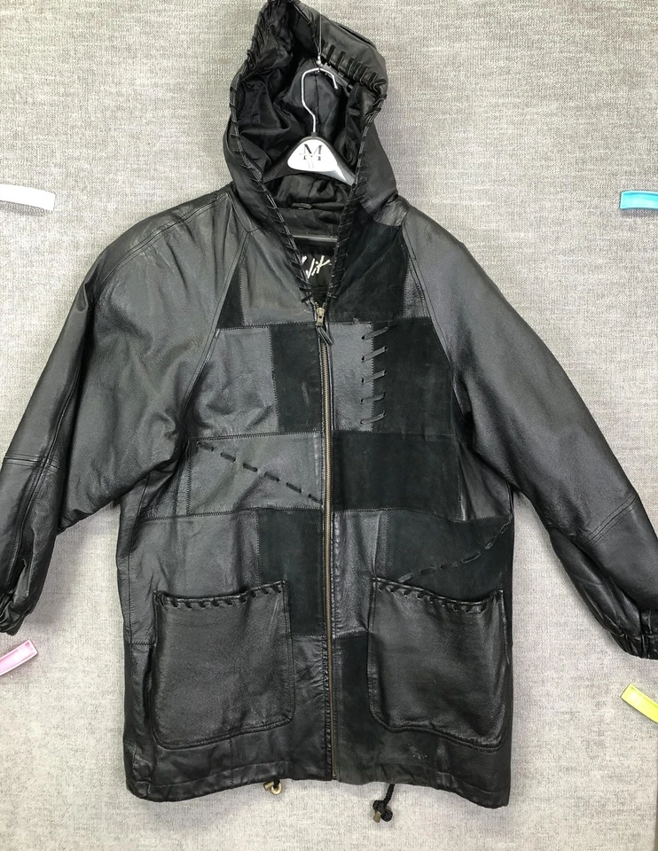 Jaqueta Winnit Masculina Pequena Preta com Capuz Patchwork Couro Camurça Zíper Completo Bolsos - Imagem 1 de 4