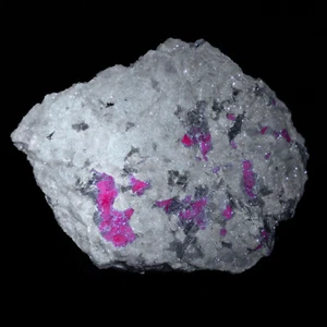 149g Forsterite, Spinel, Hydrotalcite-2H fluorescent UVLW Kukhilal, Tajikistan - Picture 1 of 4