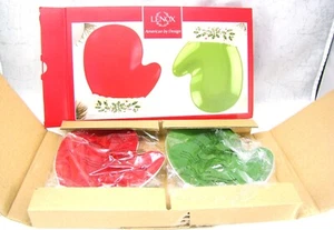 Lenox HOLIDAY Box of 2 Mitten Party Plates (Red & Green) NEW NIB - Picture 1 of 10