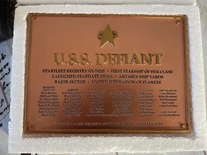 Star Trek Eaglemoss - USS Defiant Schiffs-Plakette/ Dedication Plaque Replica - Bild 1 von 2