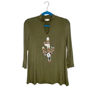 Gargantilla Altar’d State Verde Saguaro Cactus Cuello Cerradura Acampanada Blusa Talla Mediana - Imagen 1 de 15