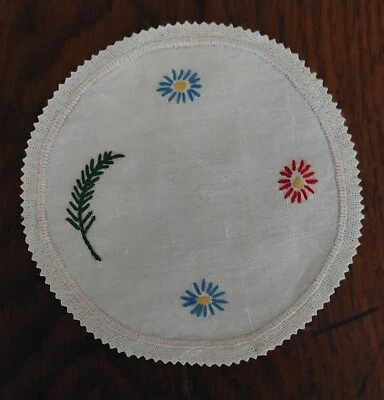 Napperon vintage lin blanc brodé 13 cm - Photo 1/2