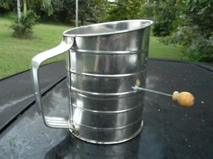 Vintage 3 Tassen Messmehlsieb Holzknopf - Bild 1 von 6