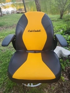 OEM Cub Cadet Ultima Asiento Apoyabrazos Montar Giro Cero Cortacésped 4 Pernos Montaje ZT - Imagen 1 de 11