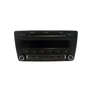 SKODA OCTAVIA 2012 CD RADIO PLAYER 1Z0035161M A261 - Picture 1 of 8