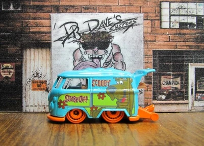 Dr Dave's Customs, Hot Wheels KOOL KOMBI, SCOOBY-DOO / Mystery Machine, C4286 - Image 1 of 4
