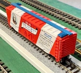 N Scale Bachmann Bicentennial Ben Franklin 50’ PD boxcar with Rapido couplers - Image 1 of 1
