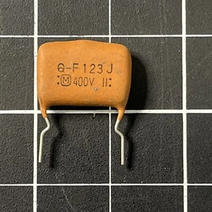 20 Each ~ 0,012uF 5% 400V ~ Condensadores de película Panasonic ~ Parte # ECQ-F4123JZY - Imagen 1 de 2