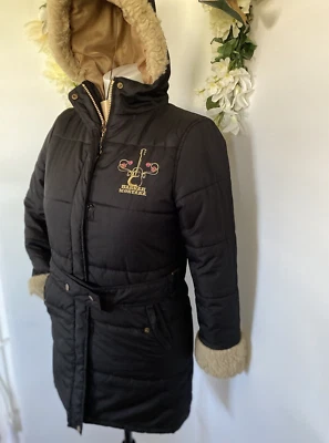 Chaqueta con Capucha Bordada Negra Disney Hannah Montana Niñas Cremallera Completa 10/12 De Colección Foto 1 de 4