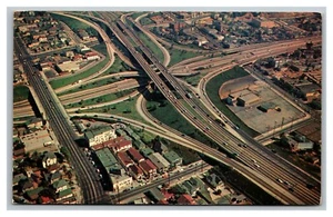 Vintage 1957er Postkarte Luftaufnahme Los Angeles Freeway Interchange Kalifornien - Bild 1 von 2