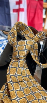 Vintage Guess 100% Silk Tie Gold on Gold Green Geometric Men Tie Made USA - Image 1 of 4