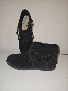 UGG Shenandoah Black Suede Fringe Women's Ankle Boots Moccasins Festival Size 7 - Picture 1 of 6