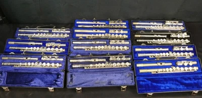 Lote de 11 flautas estudiantiles - Bundy, Selmer, Armstrong, etc. Foto 1 de 4