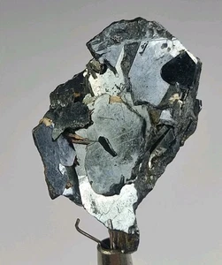 11 gm Aesthetic Hematite With Rutile Combined From Zagi Mountains, Pakistan. - Picture 1 of 9