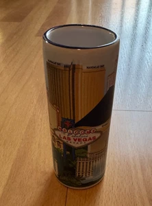 Las Vegas ~ Shot Glass ~ 4" de alto ~ Monte Carlo, Mirage, Excalibur, Circus Circus - Imagen 1 de 1