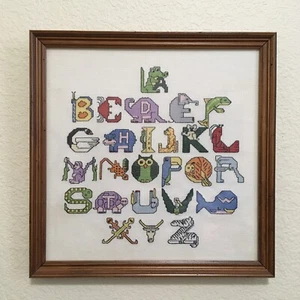 Vintage gezähltes Kreuzstich gerahmtes Tier Alphabet 13x13 Kinderzimmer Kinderzimmer - Bild 1 von 6