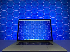 OS VENTURA MacBook Pro 15" Touch Bar Retina 4,8GHz i9 Turbo 32GB RAM 512GB SSD - - Bild 1 von 12