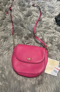 Michael Kors Half Dome Crossbody Bag In ULTRA PINK Pebbled Leather Gold Tone - Bild 1 von 6