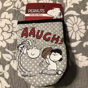 2 SNOOPY PEANUTS MINI MITTS OVEN MITTS WITH CHARLIE & LUCY Football AAUGH NEW - Picture 1 of 6
