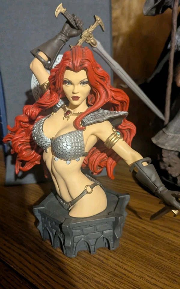 Busto Sonja Rojo Dinamita de Arthur Adams Versión Color Estándar Foto 1 de 4