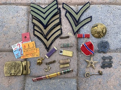 Lote Mixto Segunda Guerra Mundial Alfileres Medalla de Bronce Barras de Cinta Insignias Segunda Guerra Mundial USMC Ejército Parches Militares Foto 1 de 4