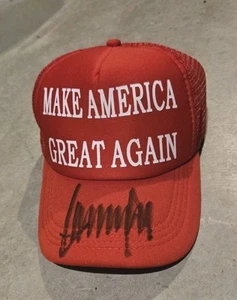 SIGNIERTE rote MAGA Mütze Donald Trump Make America Great Again mit Echtheitszertifikat - Bild 1 von 3