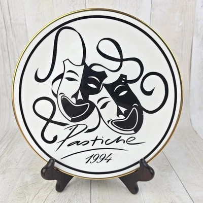 Thomas Goode Limited Edition 'Pastiche 1994' Decorative Plate 18/250 - Image 1 of 4