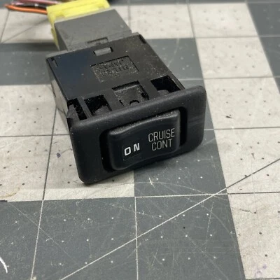 Nissan D21 Hardbody Pickup Pathfinder Infiniti QX4 Cruise Control Switch OEM - Image 1 of 4