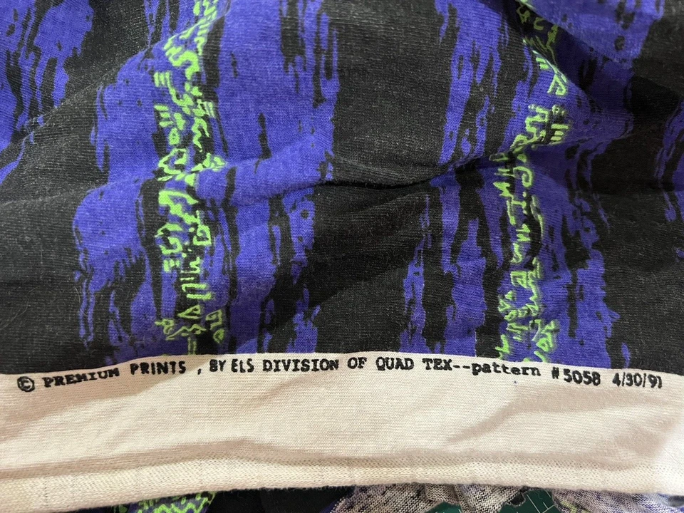 Tela tejida vintage púrpura negro verde 96 x 60 estampados premium 5058 Foto 1 de 4