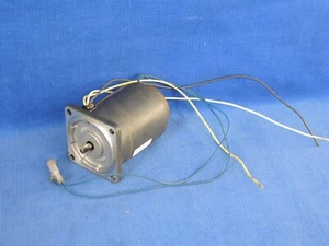 Motor de control de velocidad Oriental Motor MSM206-402 6W - Imagen 1 de 4