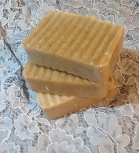 3 capre fatto a mano sapone latte farina d'avena e miele - Foto 1 di 1
