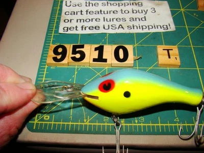 V9510 T POE'S WOODEN FISHING LURE - Image 1 of 4
