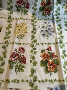 White Floral Grid Fabric Interiors Upholstery Leaf Cotton Flower Vine 1 Y F62 - Picture 1 of 9
