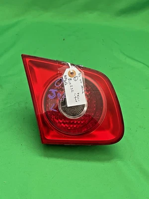 Luz trasera montada en la tapa del maletero izquierdo Volkswagen Jetta 2005-2007 OEM Foto 1 de 4