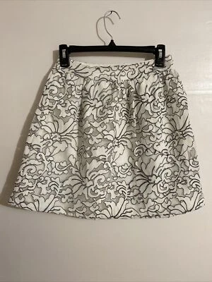 BUTTONS  FRANCESCA'S Lined  Lace Black/White Mini Skirt Women's Size S NEW! Foto 1 de 4
