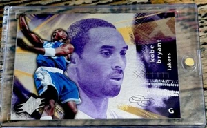Kobe Bryant Card Rare Limited GOLD HOLO REFRACTOR SP INSERT LAKERS JERSEY #8 - Picture 1 of 9