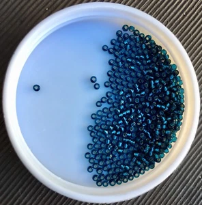 11/0 Miyuki Japanese Seed Beads, Silver-lined Blue Zircon (91425), 10g - Picture 1 of 1