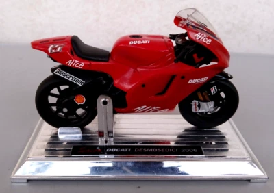 Modellino Moto Ducati Desmosedici 2006 1:16 Saico Die Cast - Immagine 1 di 2
