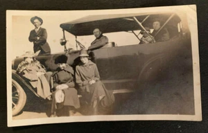 RARE! Vintage 20's Photo Paige Antique Luxury Car & Rich Pretty Family #4734 - Picture 1 of 1