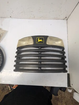 John Deere LT133 LT150 LT155 LT160 LT170 LT180 Front Grille and Headlights - Image 1 of 4