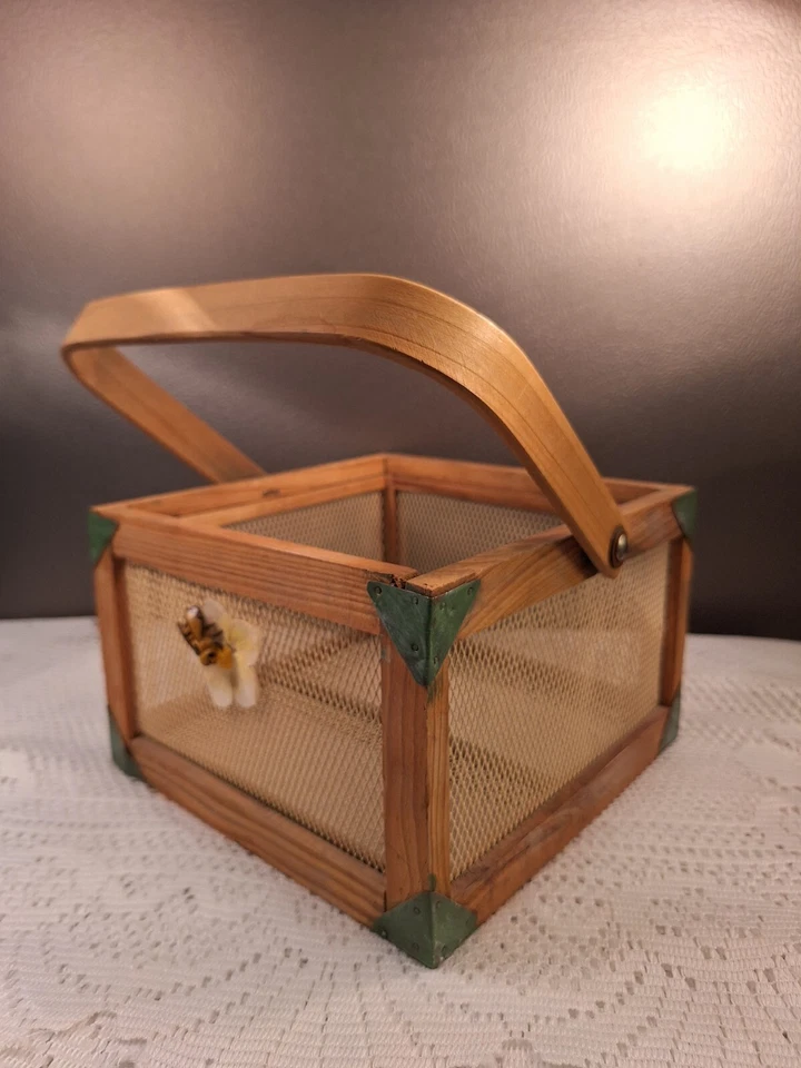 Wood Wire Basket Sq Handle Bee Country Core Decor Storage 8x8x5 - Image 1 of 4