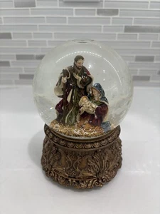 Jesus, Mary Snow globe - Picture 1 of 2