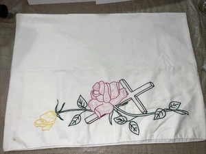 Vintage großer Kissenbezug Home Stickerei Kreuz Rose OOAK - Bild 1 von 8