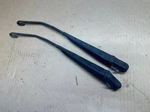 55155658 Par de brazos limpiaparabrisas izquierdo y derecho BONITO 97-06 Jeep TJ Wrangler OEM - Imagen 1 de 8