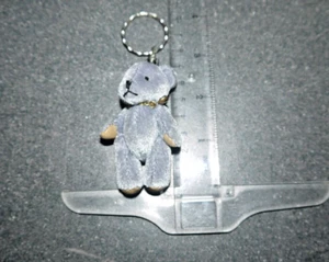 Vintage? Small Jointed Teddy Bear Keyring Plum Cute! - Foto 1 di 3