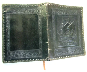 Protège livre en peau cuir vert 22,7 x 17 cm à décor de bateau, voilier, drakkar - Picture 1 of 12