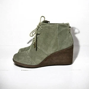 🌻NEU mit Etikett Toms moosgrüne Wildleder Hyde Keilabsatz-Booties Damengröße 7 - Bild 1 von 11